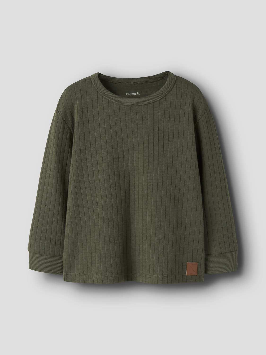 model_shot-front
